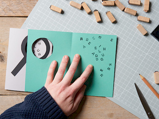 Schritt 7: Einladung weitere Buchstaben stempeln