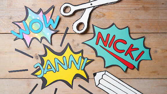Namensschild basteln im Comic-Look