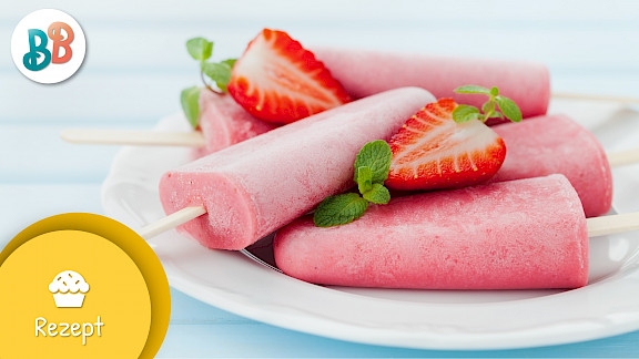 Erdbeer-Joghurt-Eis am Stiel